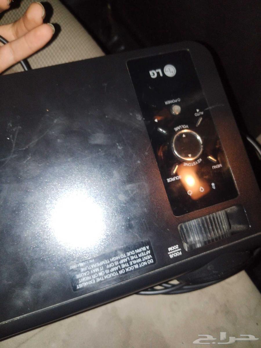 ببروجكتر نضيف شغال على الشرط تعال جربه بنفسك السعر 500 قابل64440383779201110