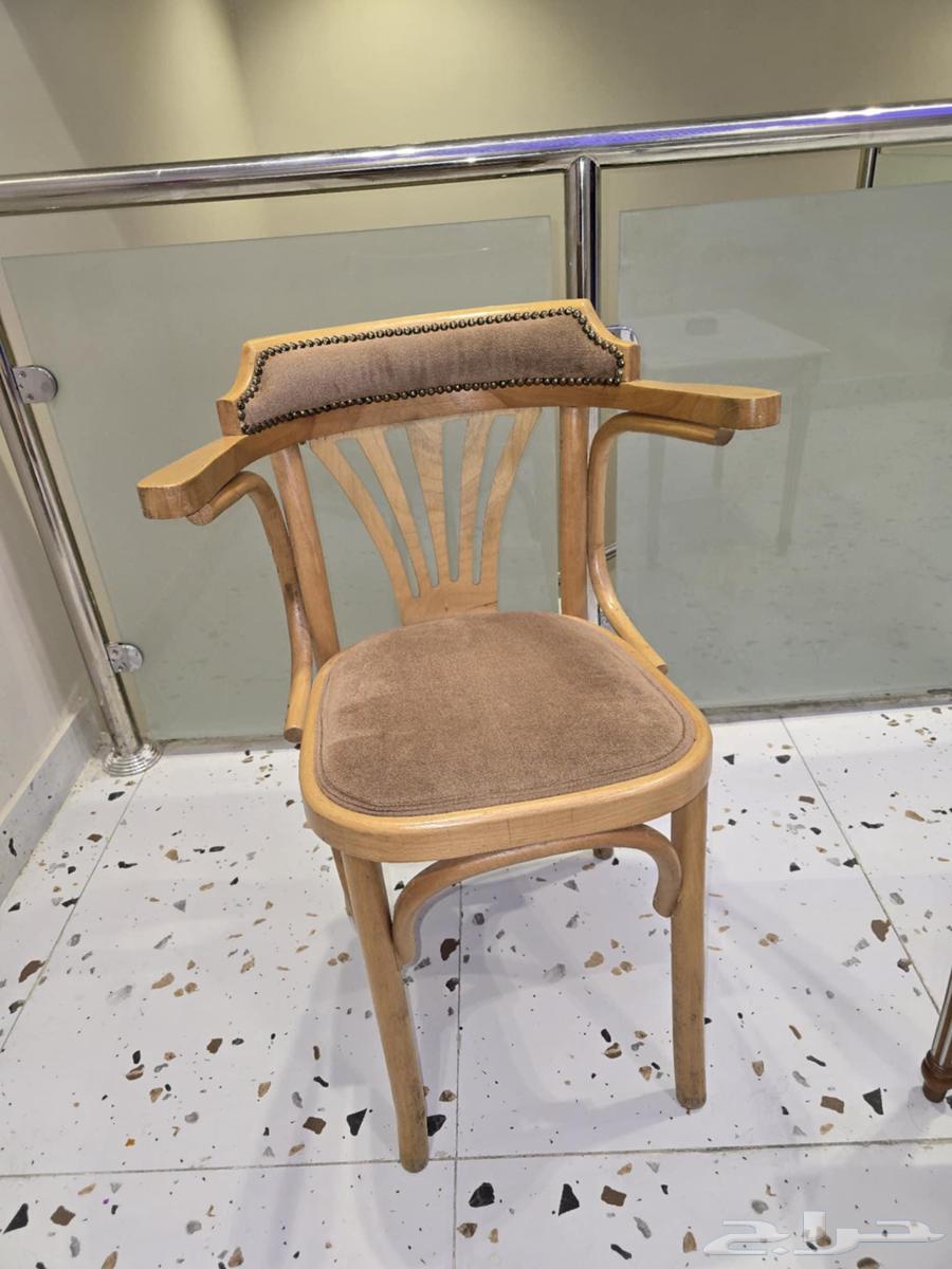 كراسي خشب وطاولات خشب كافية أو مطعم شبه الجديدة64437382774657110