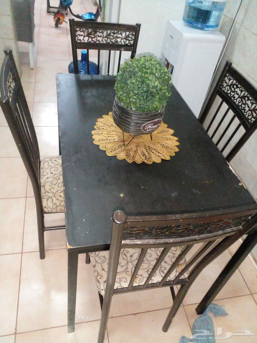 Dining table with four chairs for 100 SAR and clean drawers for 30 SAR64434687636609111