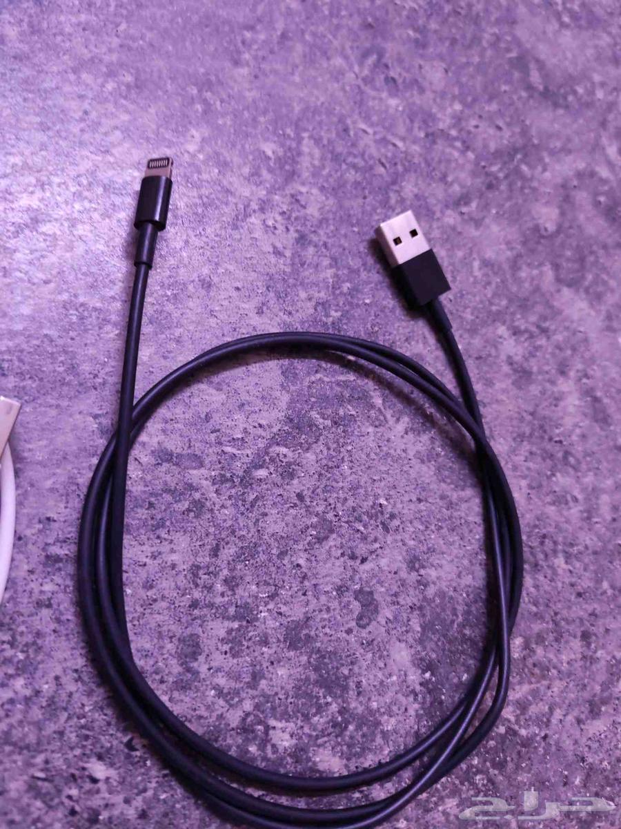 شاحن آيفون اصلي وكاله بحاله ممتازه64440029255171110