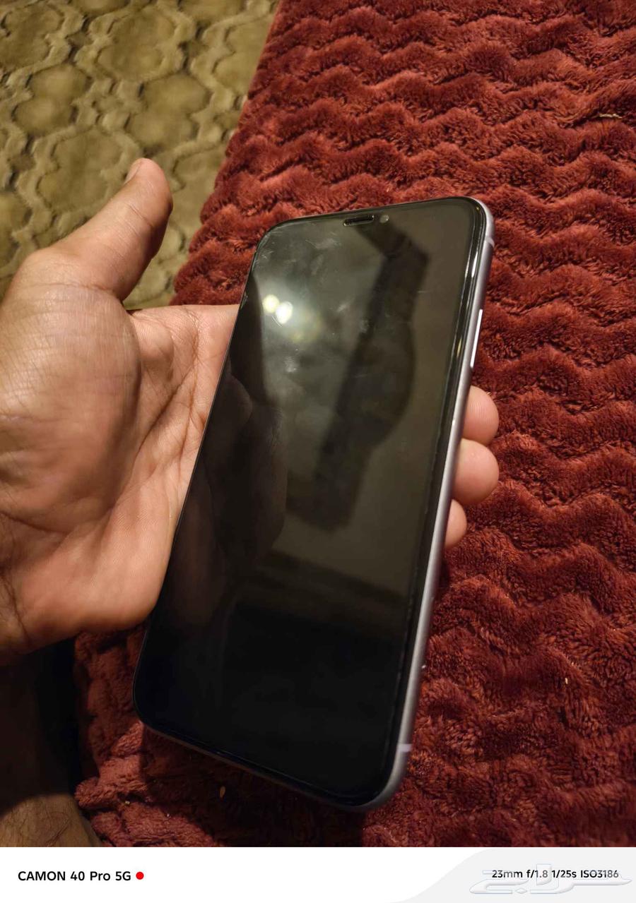 جوال ايفون 11 عادي بس شاشه مغير الجوال نظيف ما في شيء64440683891202113