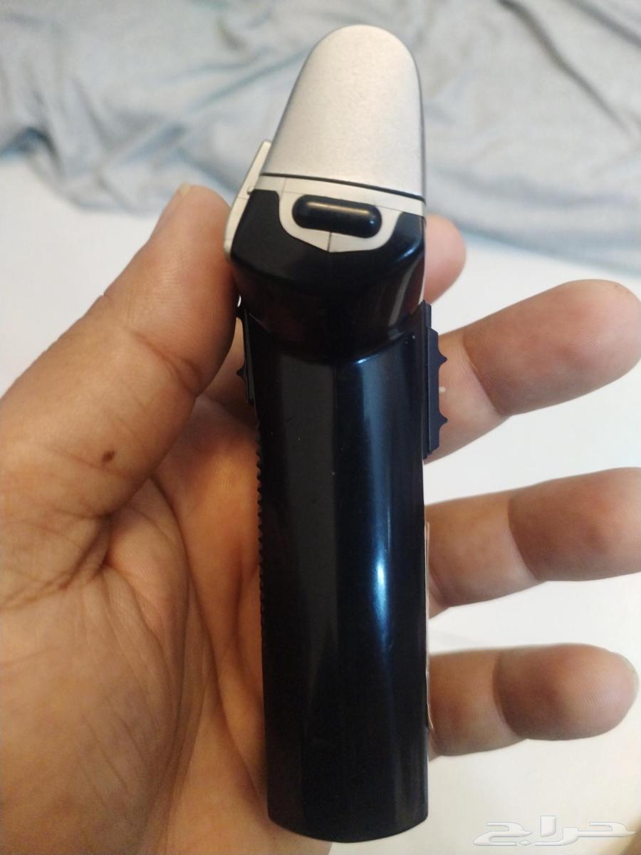 A 2-in-1 hair clipper and smoother from the sixties by National64440315622275112