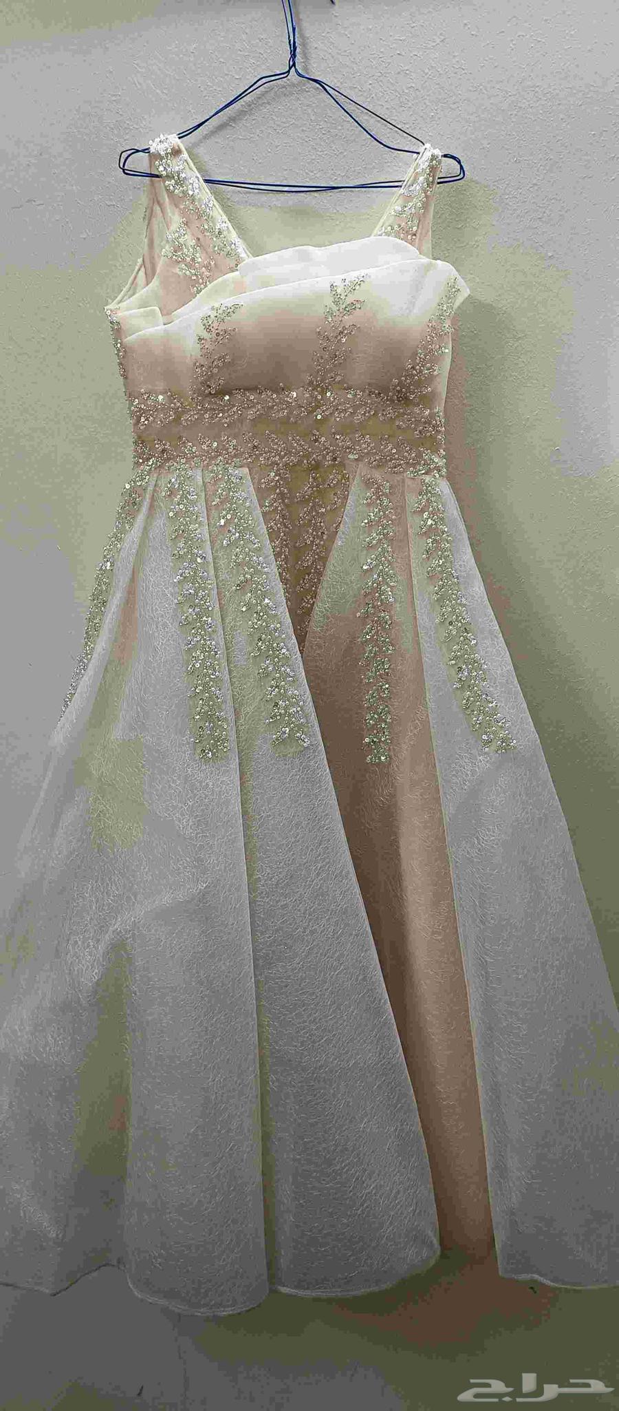 فساتين للسهرة شبه جديد استعمال مرة.. (200)ريال دون تفاوض64440505750018112