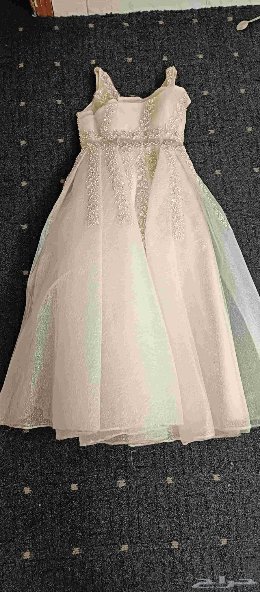 فساتين للسهرة شبه جديد استعمال مرة.. (200)ريال دون تفاوض64440505750018110