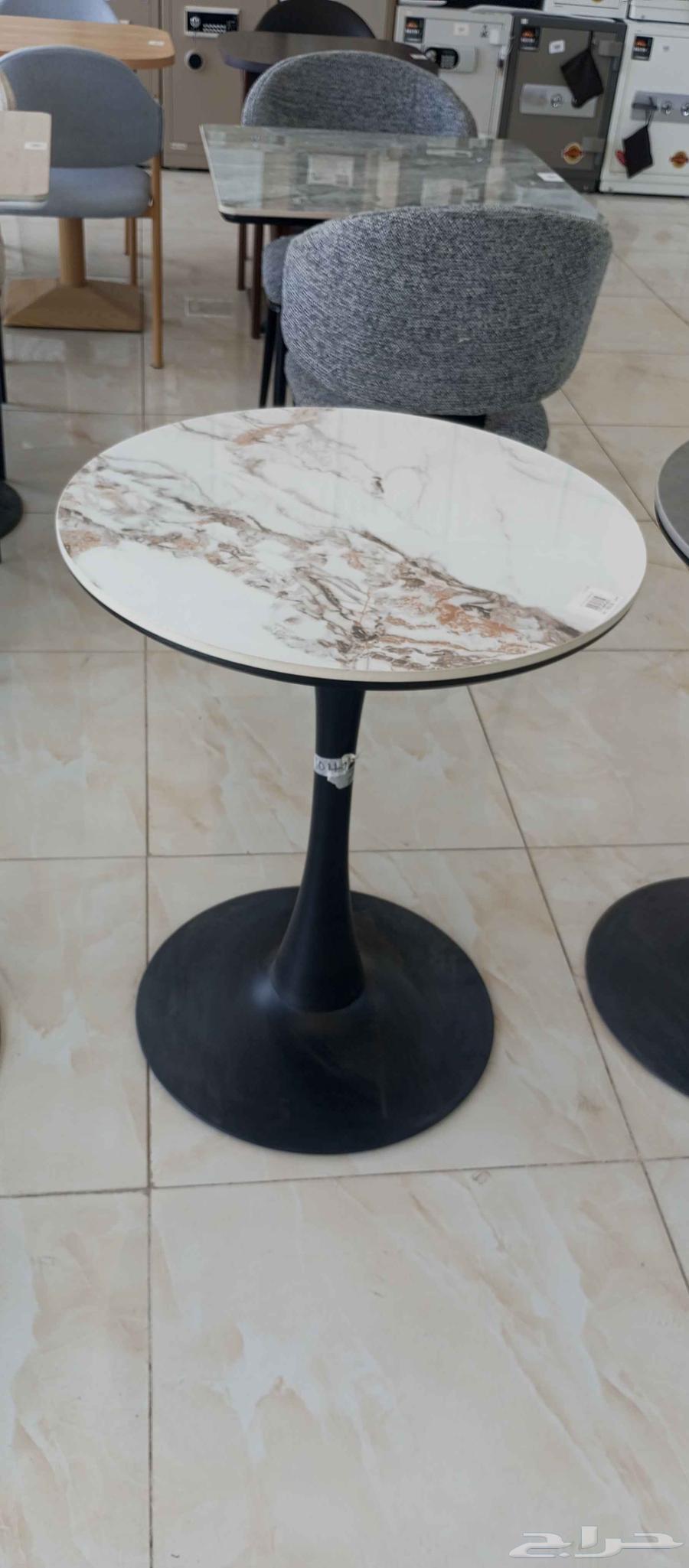 Cafe Chairs and Tables64435768392067114