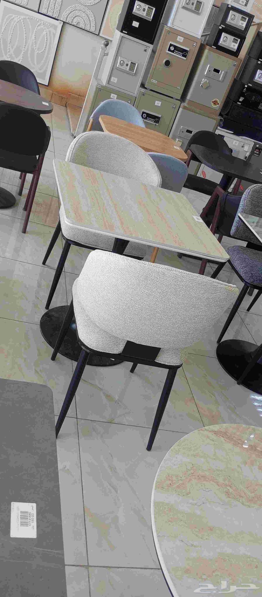 Cafe Chairs and Tables64435768392067110