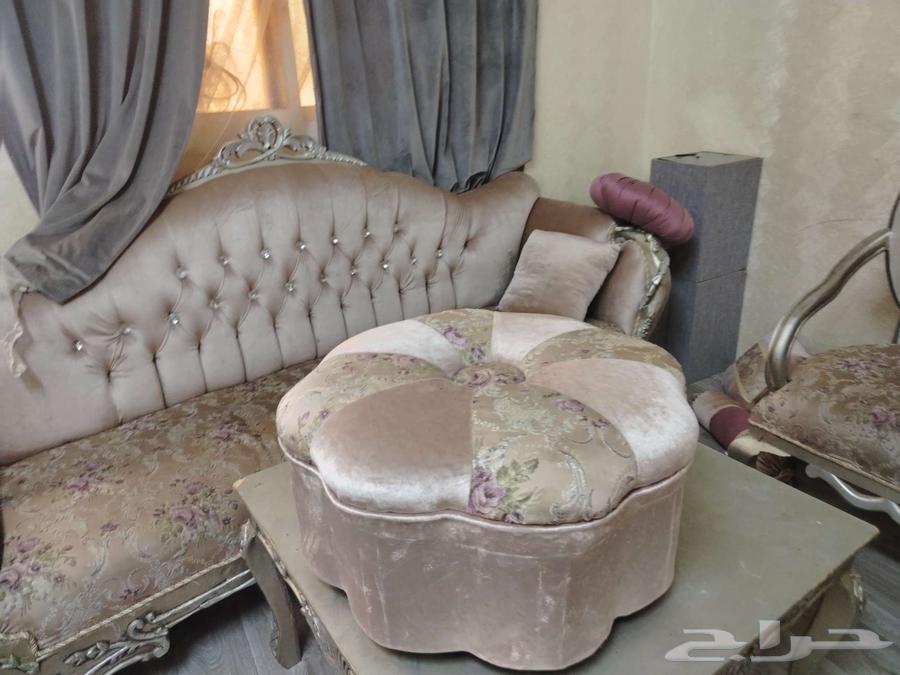 Complete harem room with its tables64439946653059111