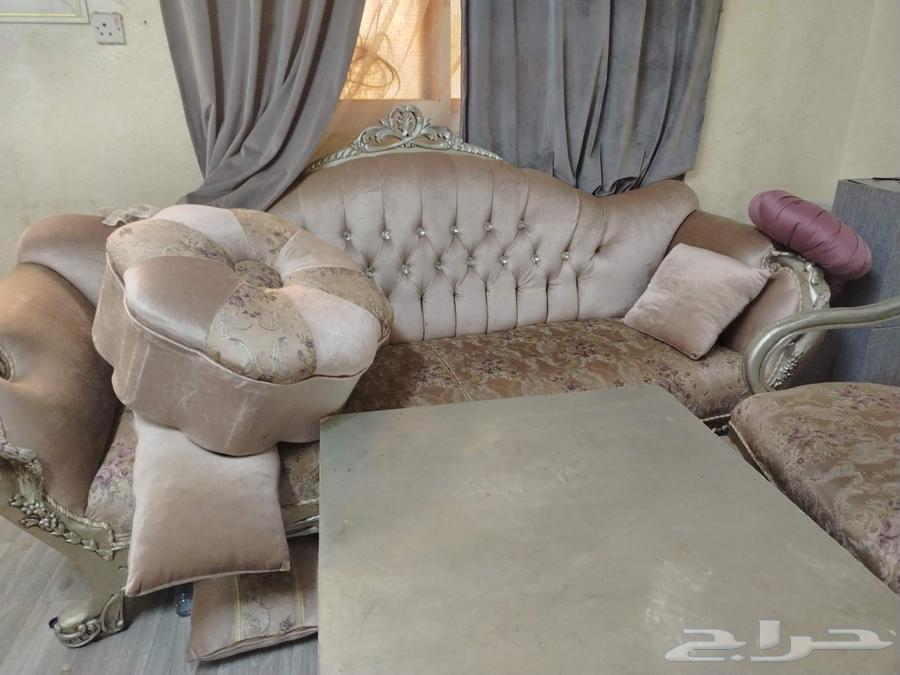 Complete harem room with its tables64439946653059113