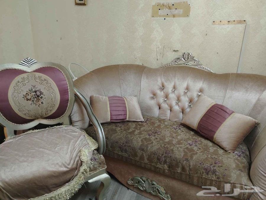 Complete harem room with its tables64439946653059112