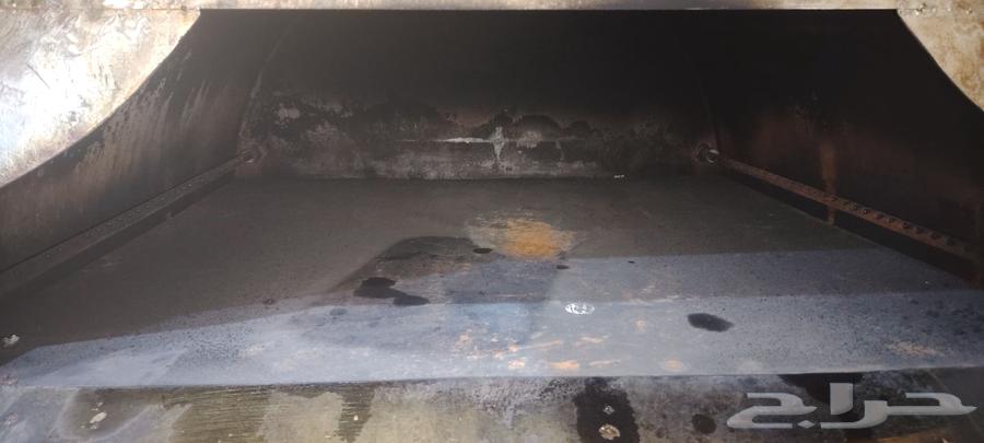 Gas oven with 4 burners for sale in good condition, dough kneader included64434619486977111