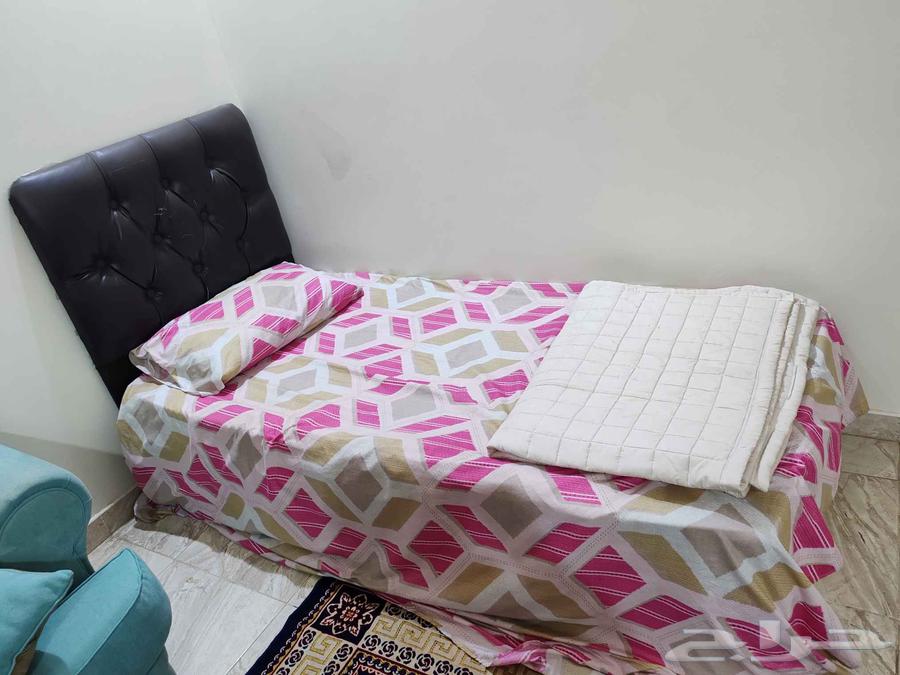 للبيع سرير نفر واحد مع المرتبه64437786834178110