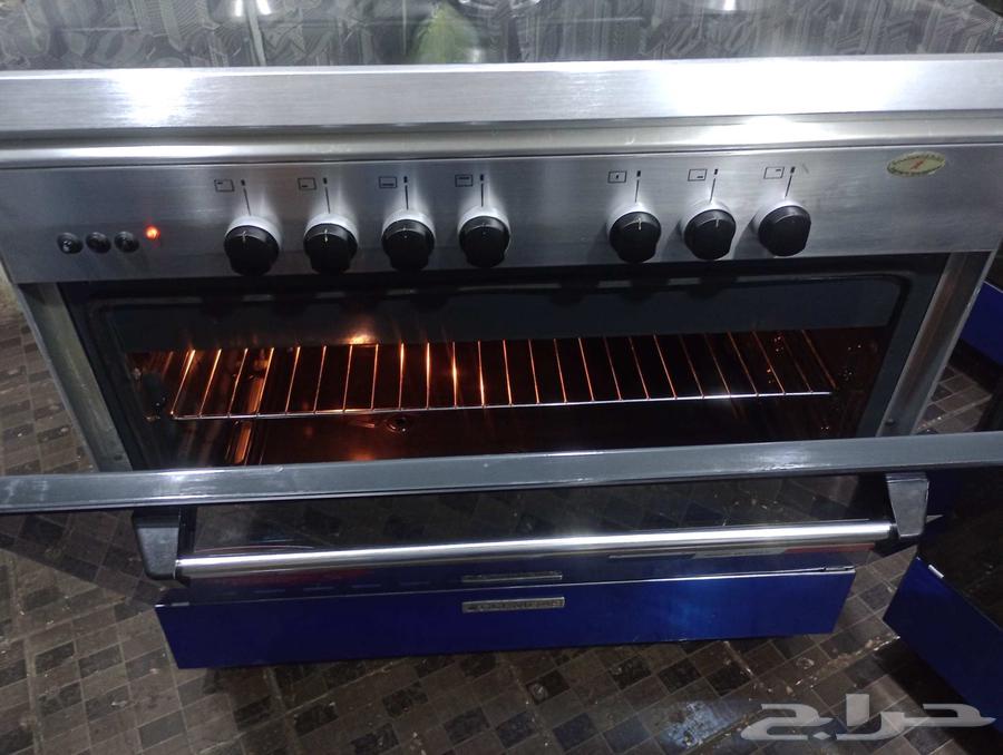 للبيع فرن ايطالي جليم غاز اصلي مقاس60 90 موجود في المحل جده64434224557058113