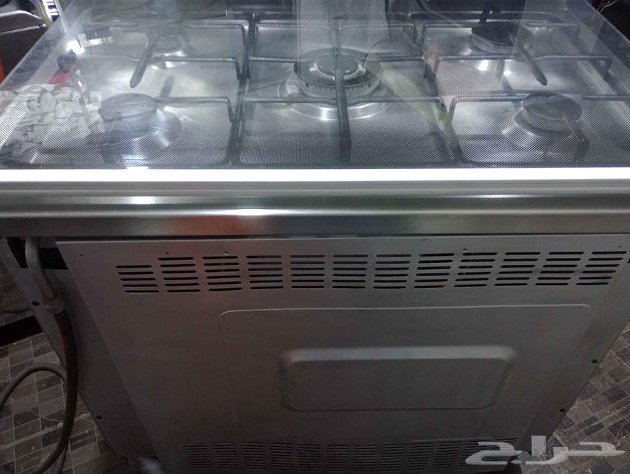 للبيع فرن ايطالي جليم غاز اصلي مقاس60 90 موجود في المحل جده64434224557058112