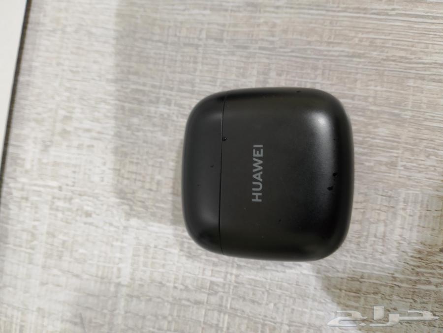 السلام عليكم سماعات مستعمل خفيف للبيع64434387725058110