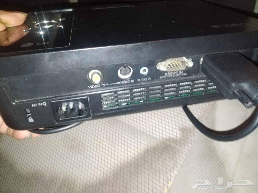 ببروجكتر نضيف شغال على الشرط تعال جربه بنفسك السعر 500 قابل64440383779201111