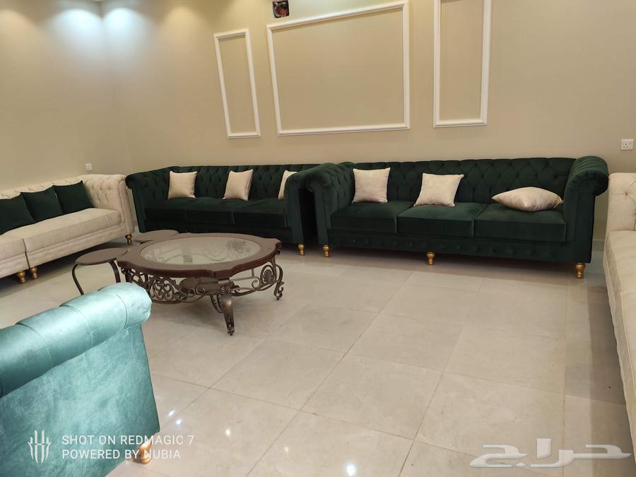 الكنب والطاوله مع بعض للبيع64438834149377113