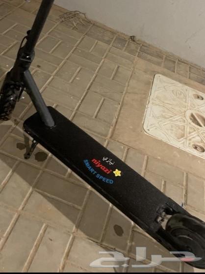Scooter in very good condition with its charger, 400 SAR64434891164673111