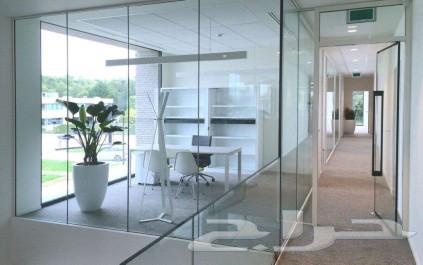 واجهات زجاج مكاتب ومعارض وفيلات وشاورات وجميع انواع الزجاج64436279627907110