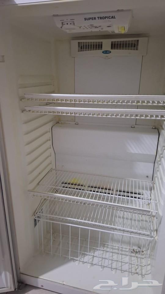 ثلاجه للبيع ب400وبردوتها ممتازه للامانه64434183177987111