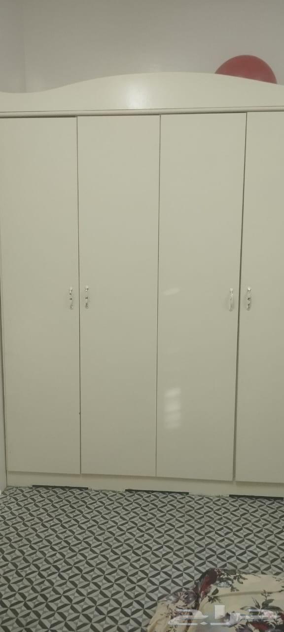 أغراض للبيع 1- غرفه تتكون من دولاب 4 ضلفه مع اتنين سرير عرض64434292082433114