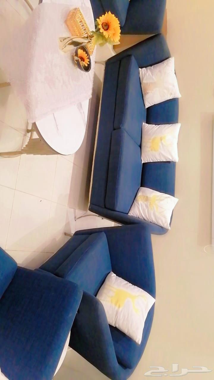 كنب مودرن نظيف جدا 2كنبه ثلاثيه   4 كرسي مفرد   مع طاولات ك64434318956418113