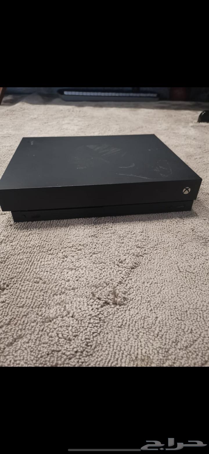 Used Xbox One X for sale in excellent condition, very clean and flawless64437396082947110
