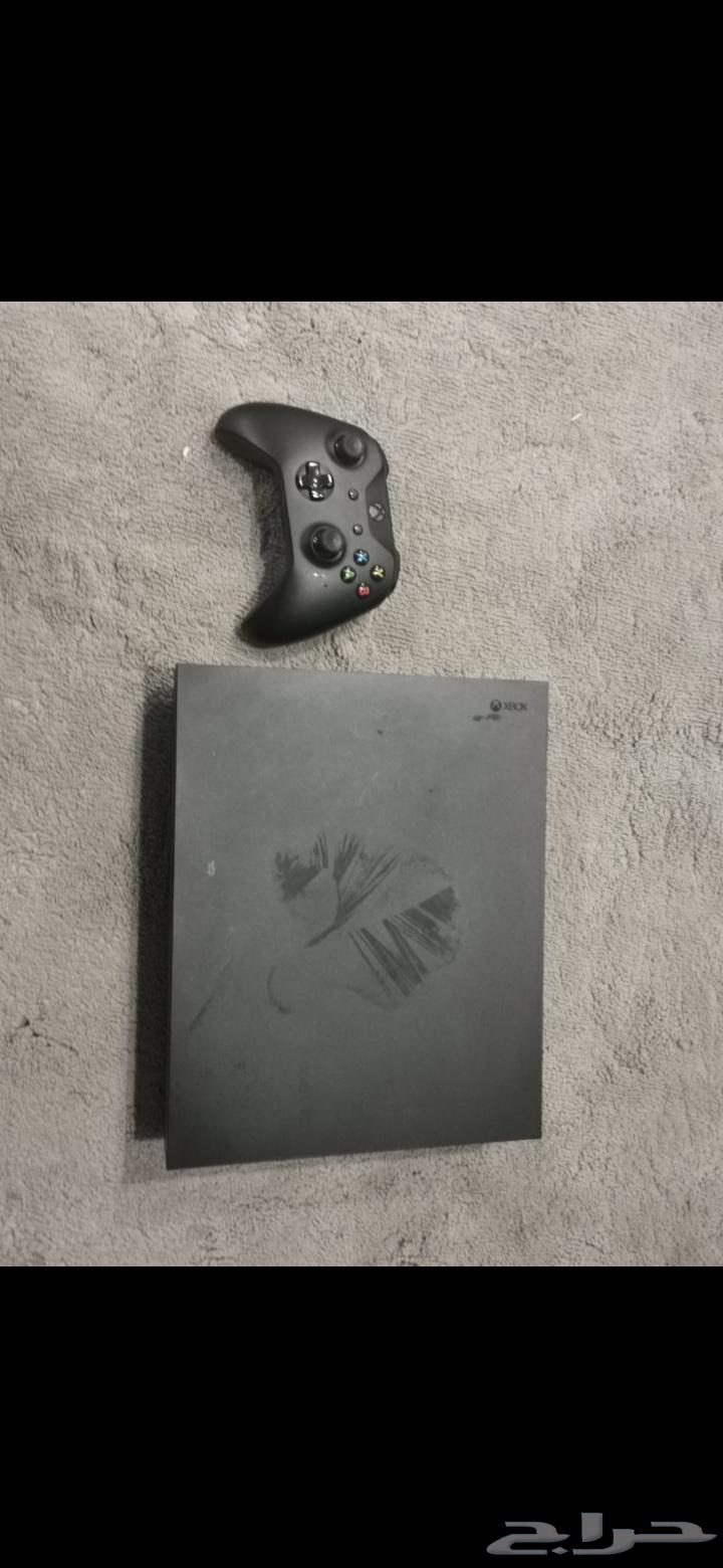 Used Xbox One X for sale in excellent condition, very clean and flawless64437396082947111
