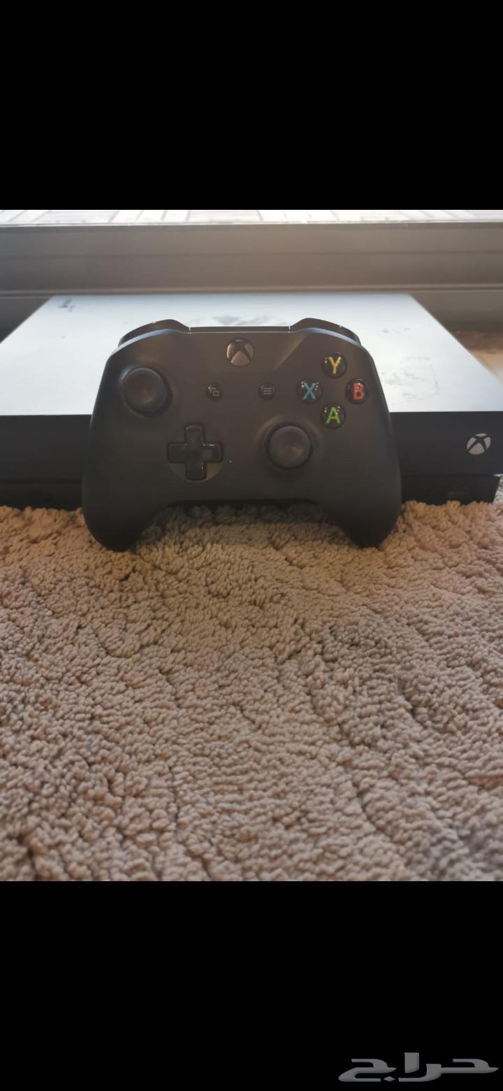 Used Xbox One X for sale in excellent condition, very clean and flawless64437396082947114