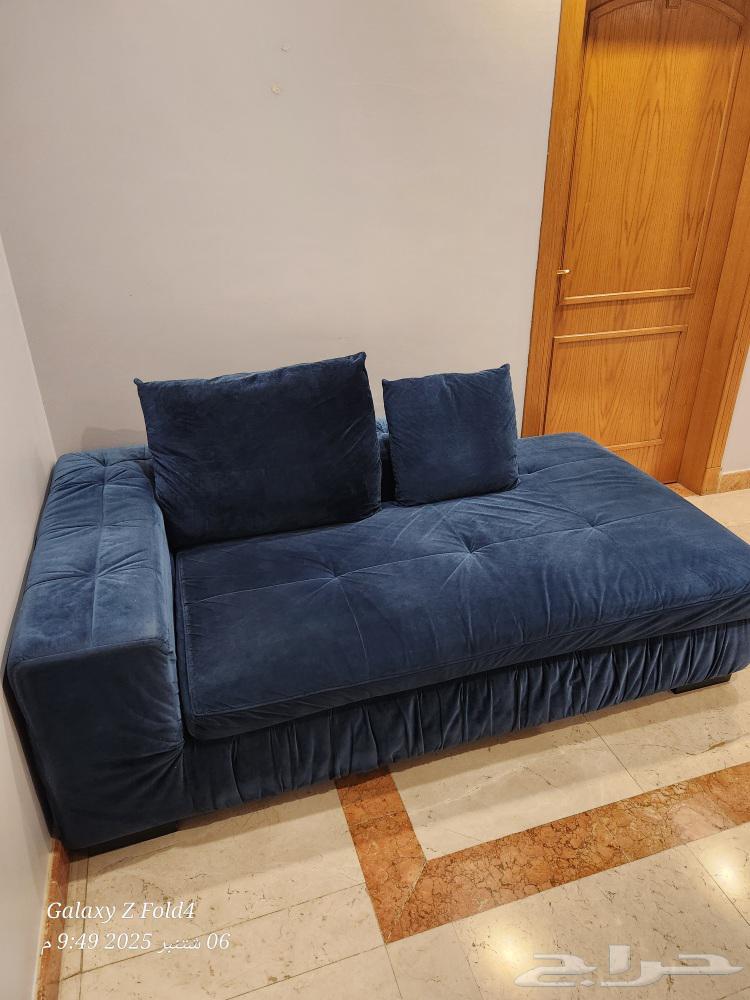 Clean used furniture.64441595212419110