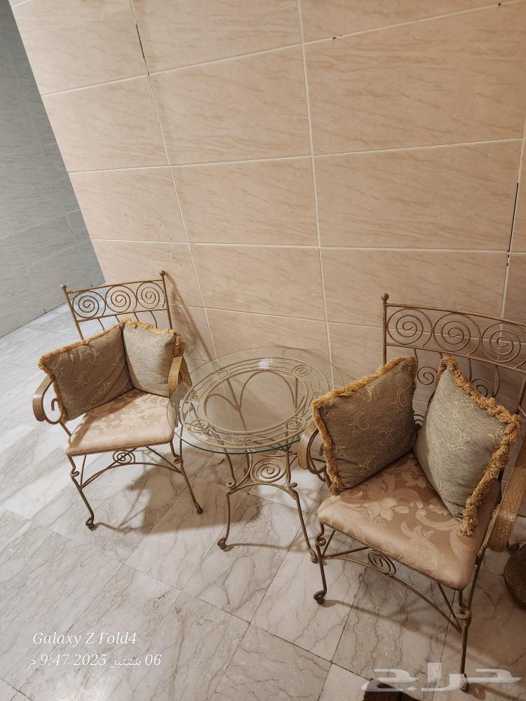 Clean used furniture.64441595212419113