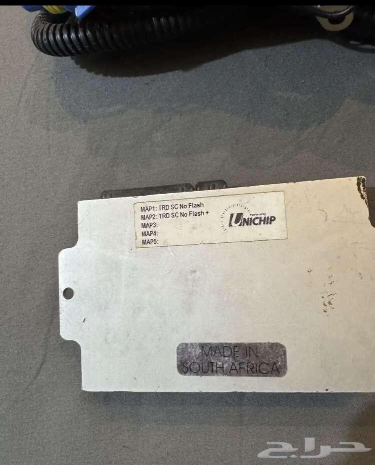 كمبيوتر رياضي يوني شيب معه ضفيرته هايلوكس64439815915778111