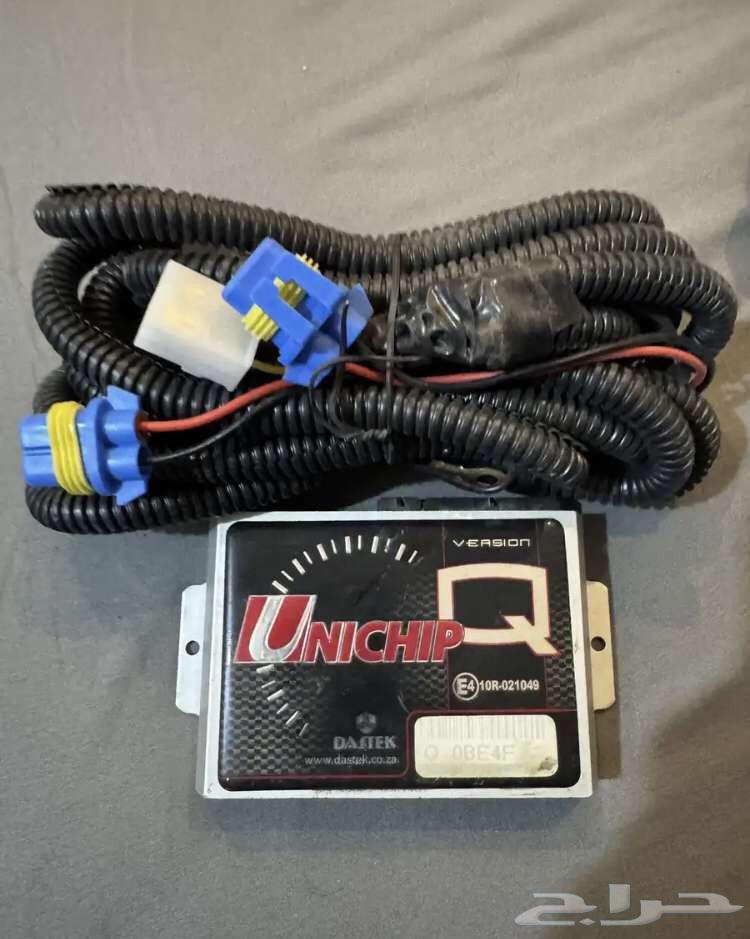 كمبيوتر رياضي يوني شيب معه ضفيرته هايلوكس64439815915778110