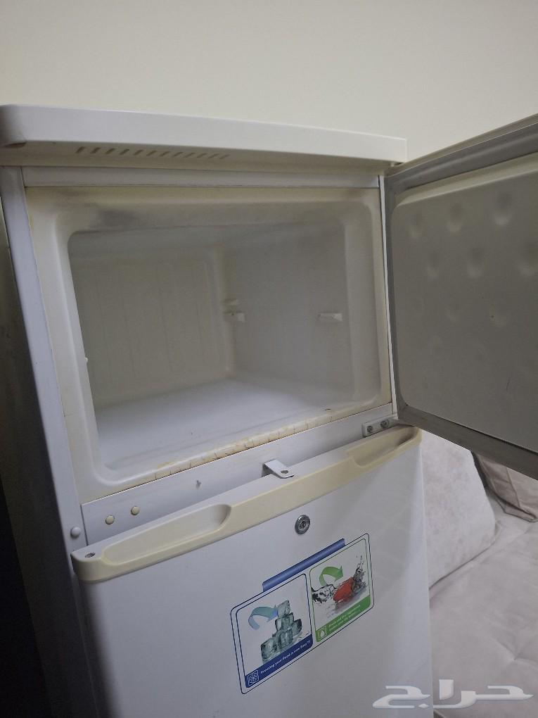 Two-door refrigerator64441567532033111