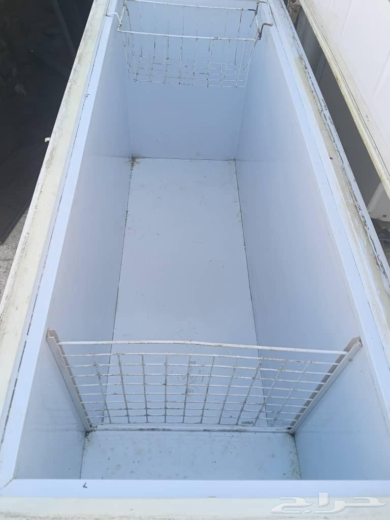 ثلاجه فريزر حجم كبير شغال مافيها اي عيب64438874585987113