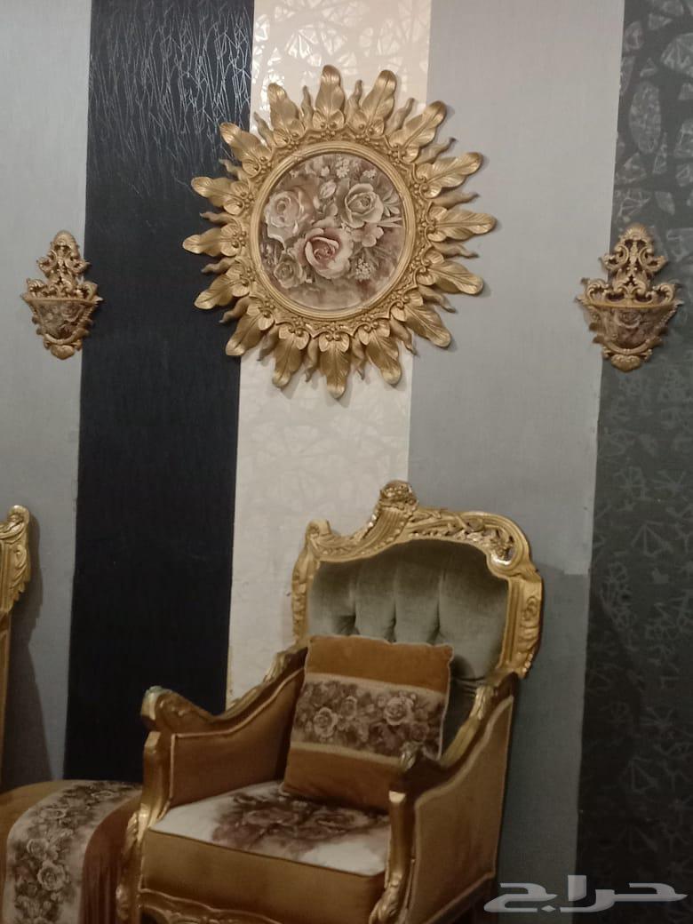 كنبة طويلة و2كراسي مفردة و4 طاولات مربعة واحدة مستطيلة وواحد64441267262849113