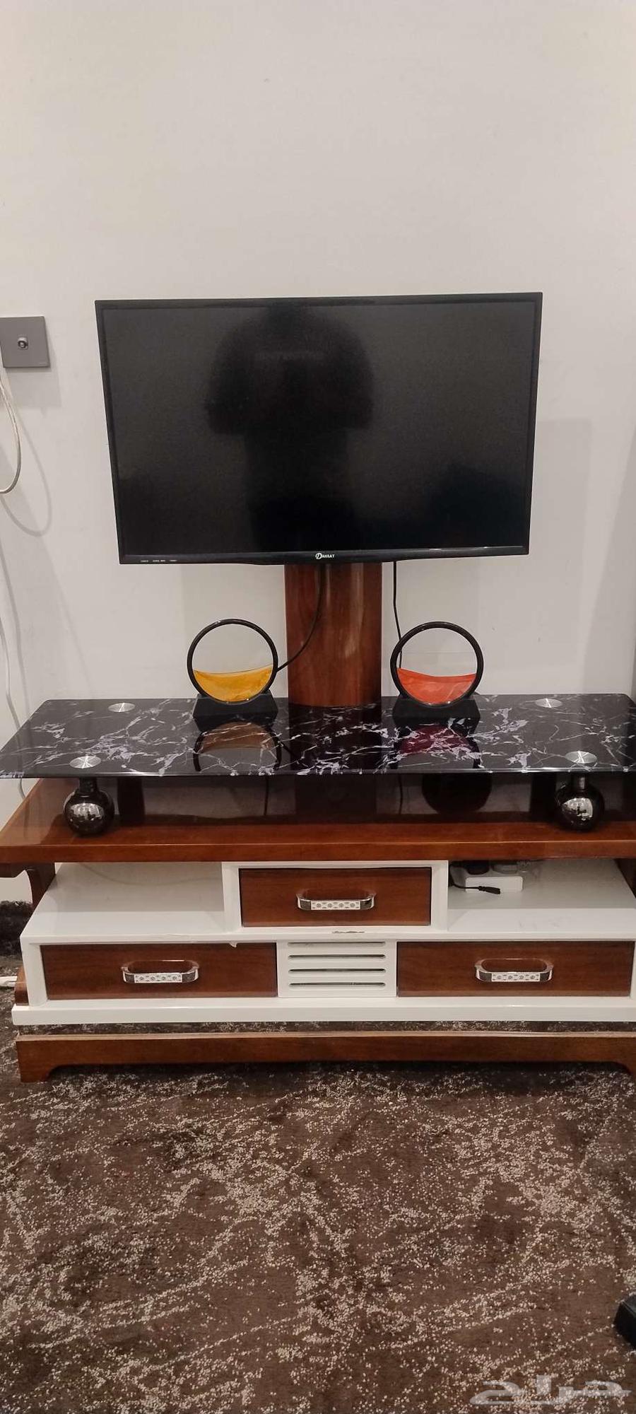 التلفاز وعرض التقديمي64440941476483113