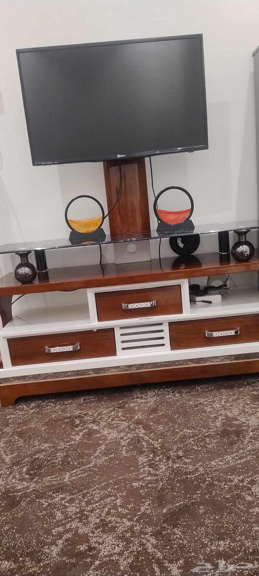 التلفاز وعرض التقديمي64440941476483110