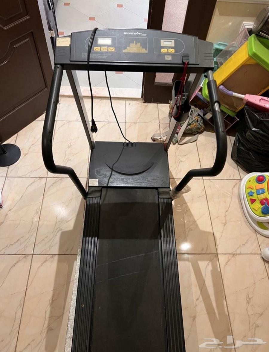 سير كهربائي وطاولة تلفزيون64440711356289111