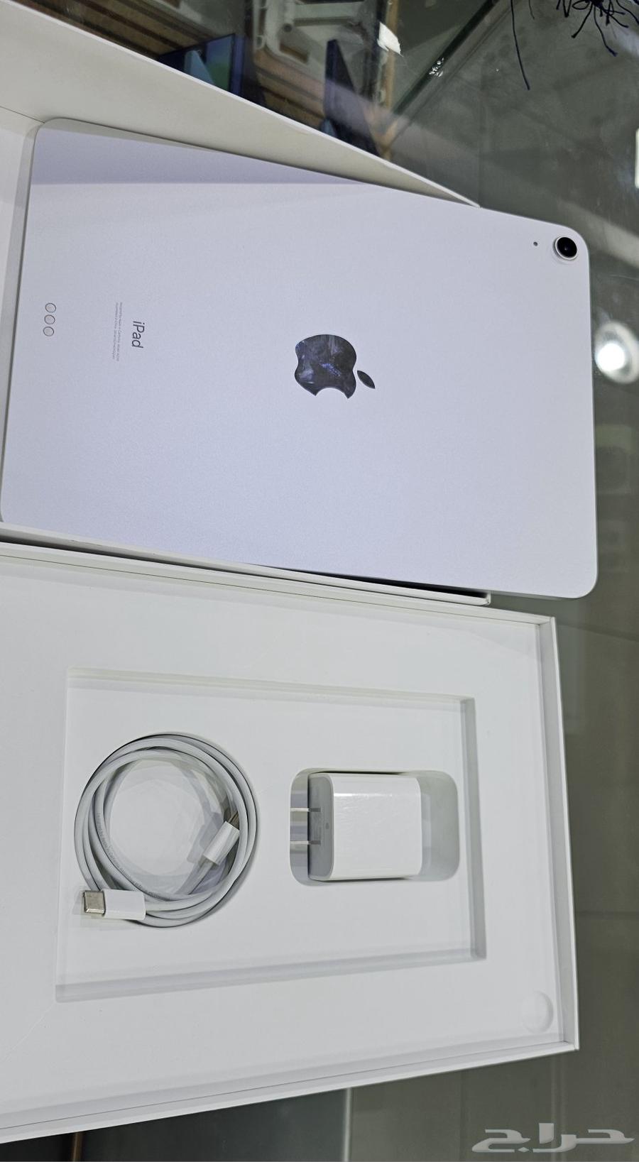 (مباع) ايباد اير الجيل الرابع WiFi64434033855746110