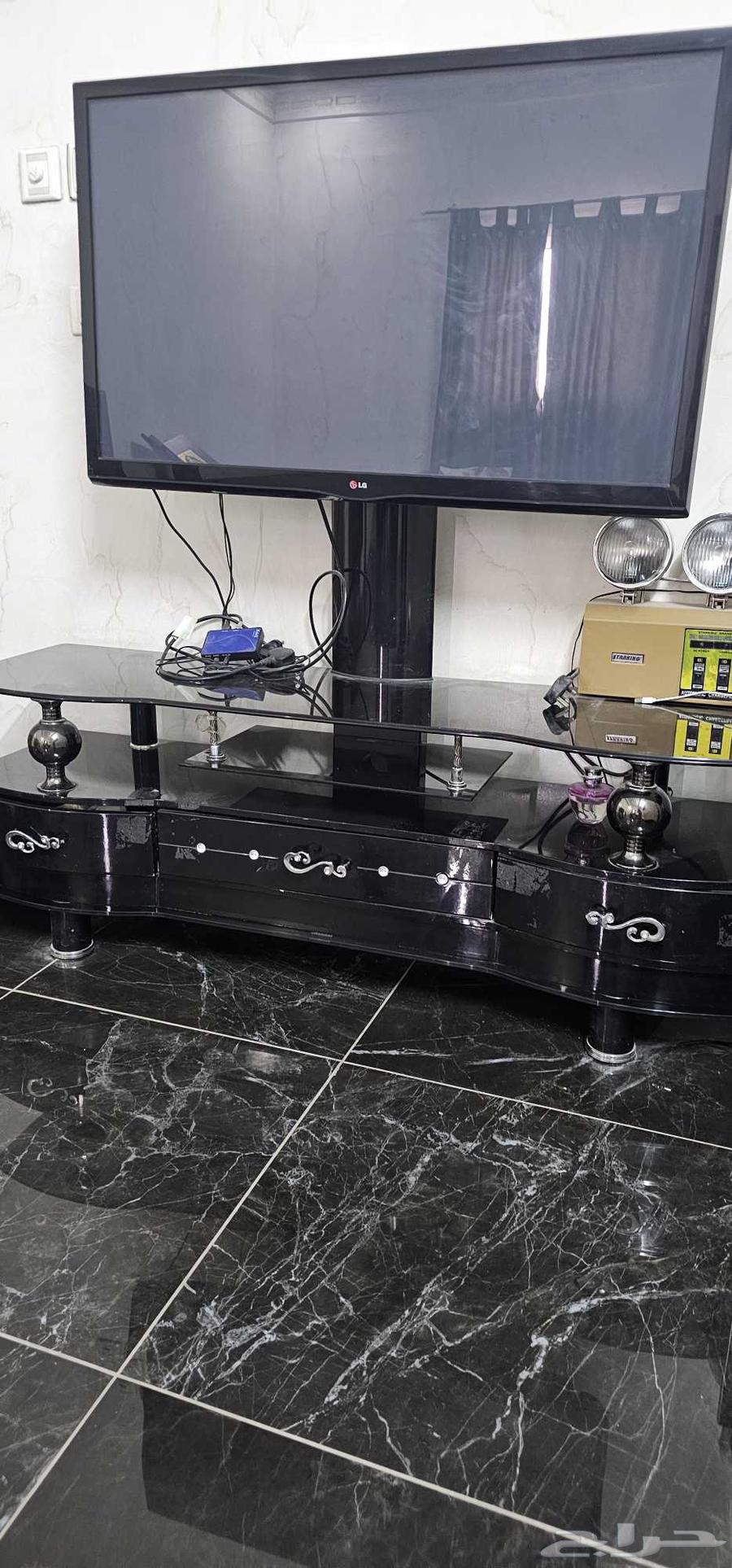 طاولة تلفزيون64437975341569110