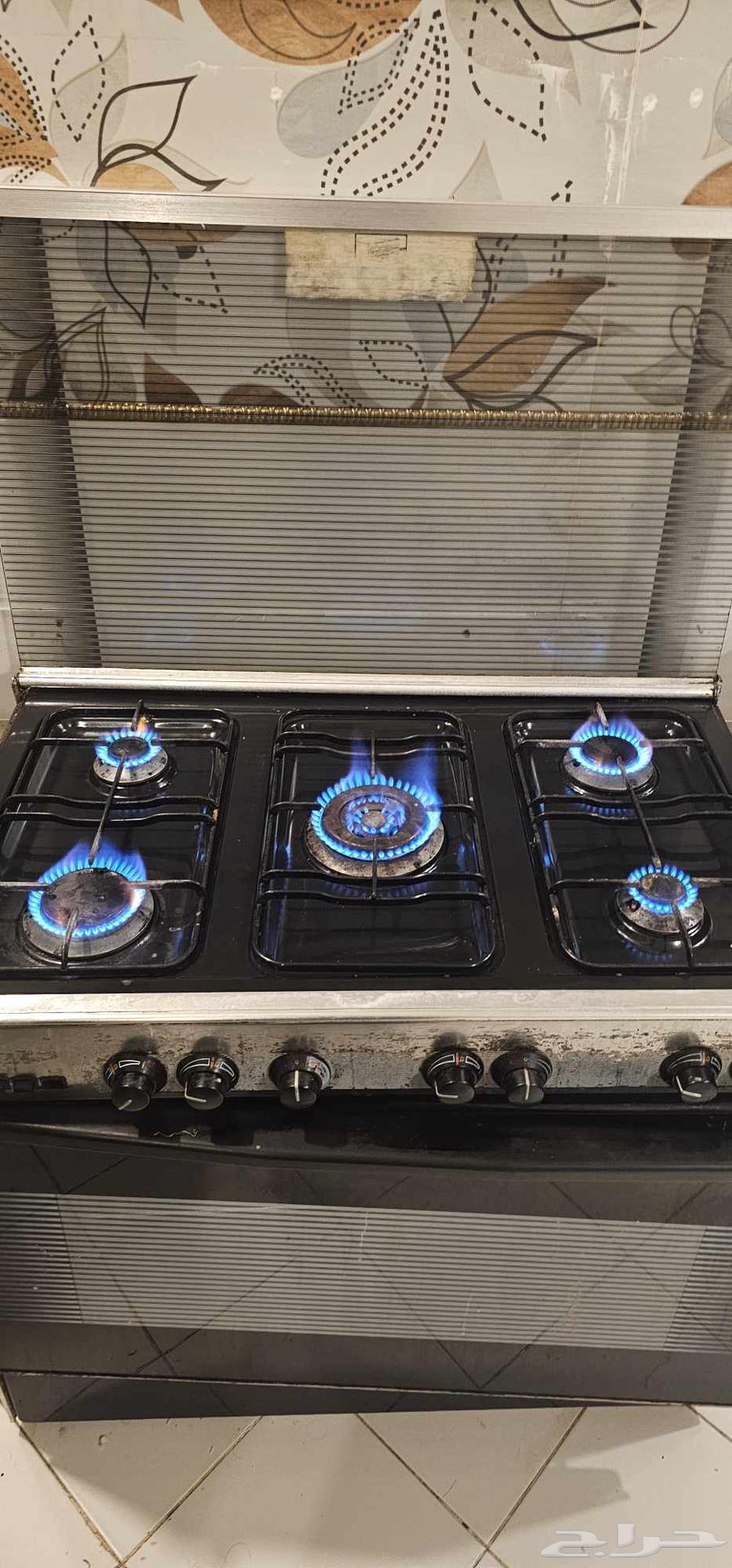 Used oven in good condition.64441855663617111