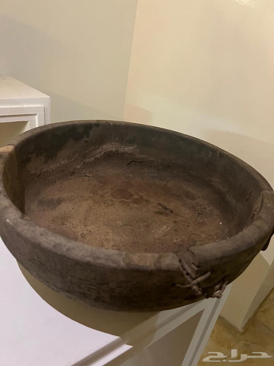 صحفه قديمه عمره اكثر من 200 سنه64434727779586111