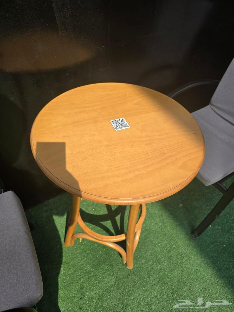 كراسي خشب وطاولات خشب كافية أو مطعم شبه الجديدة64437382774657111