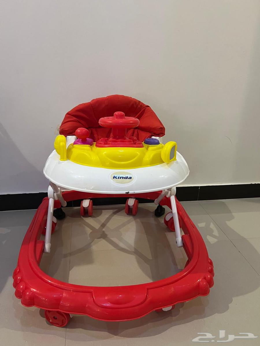 Carpet rug, wardrobe, and 4-liter mixer table64424361265282113