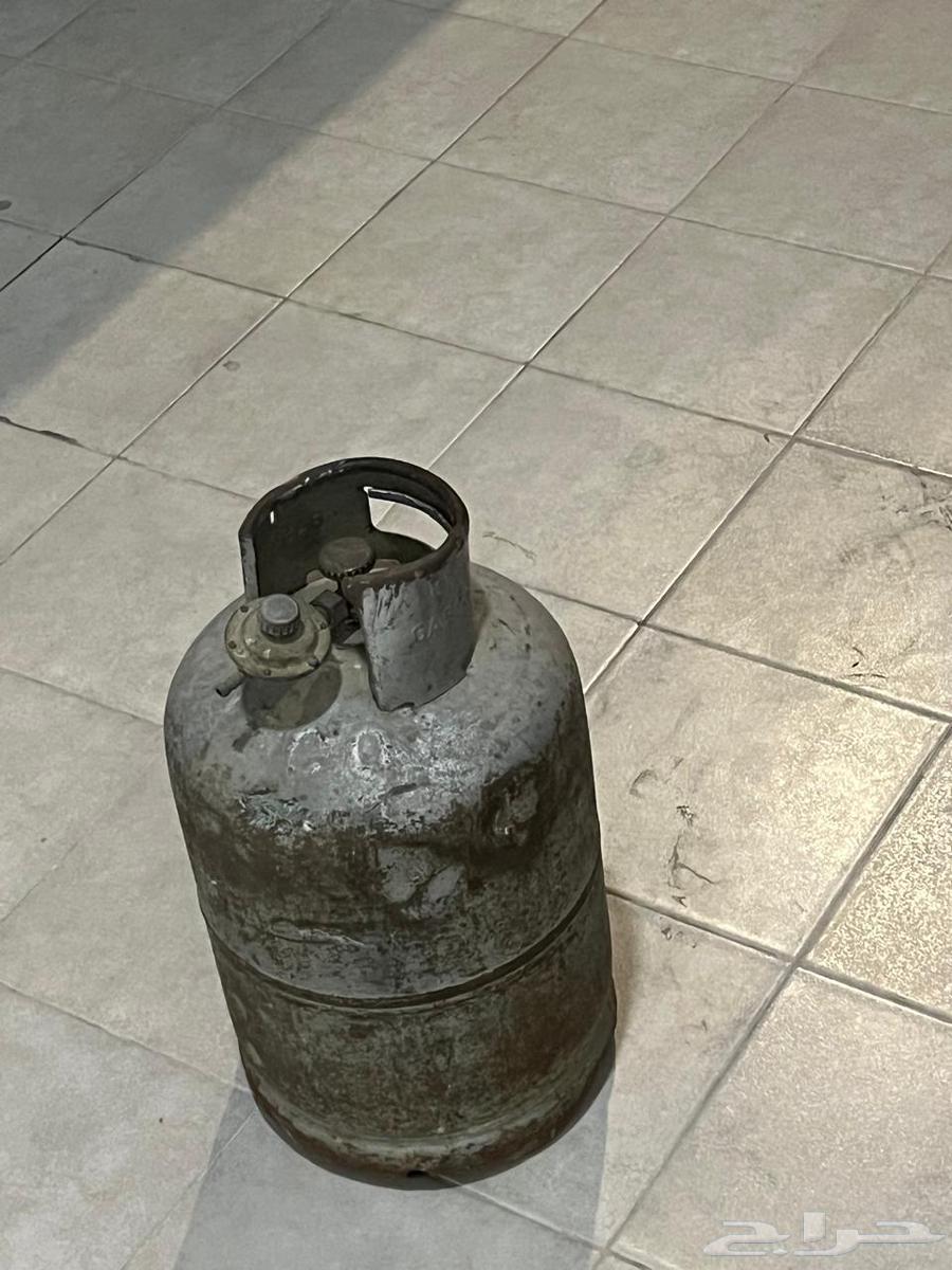 An old gas cylinder from my late grandmother, may God rest her soul, still half full, for sale64442131463425111