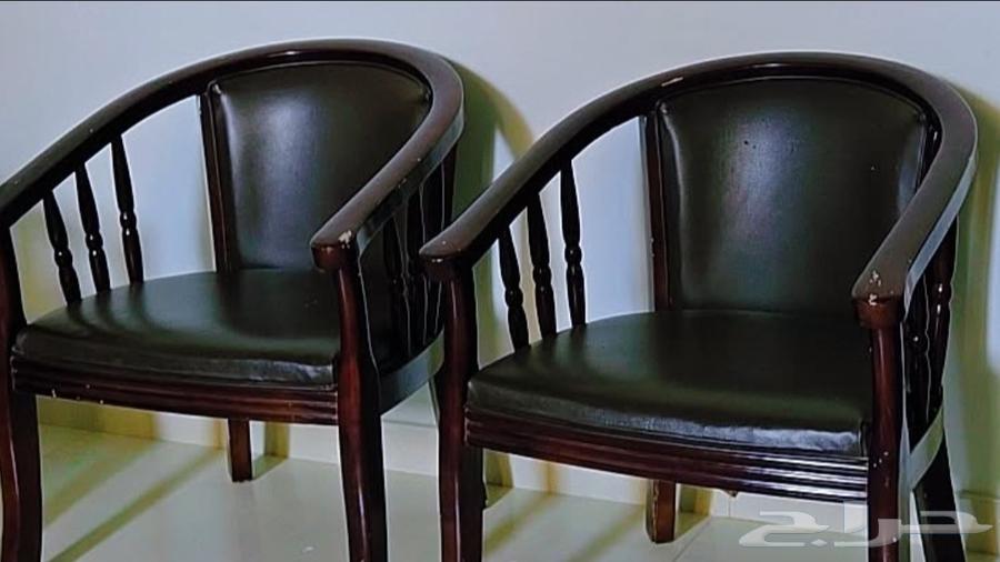 للبيع 6 كراسي خشب قوي مستعملة بحالة جيدة64450078153345110