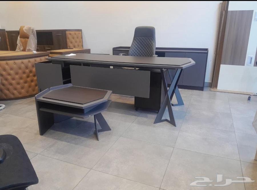 Complete office sets, luxurious manager desks, leather and iron 3-seat sofas64444714139393110