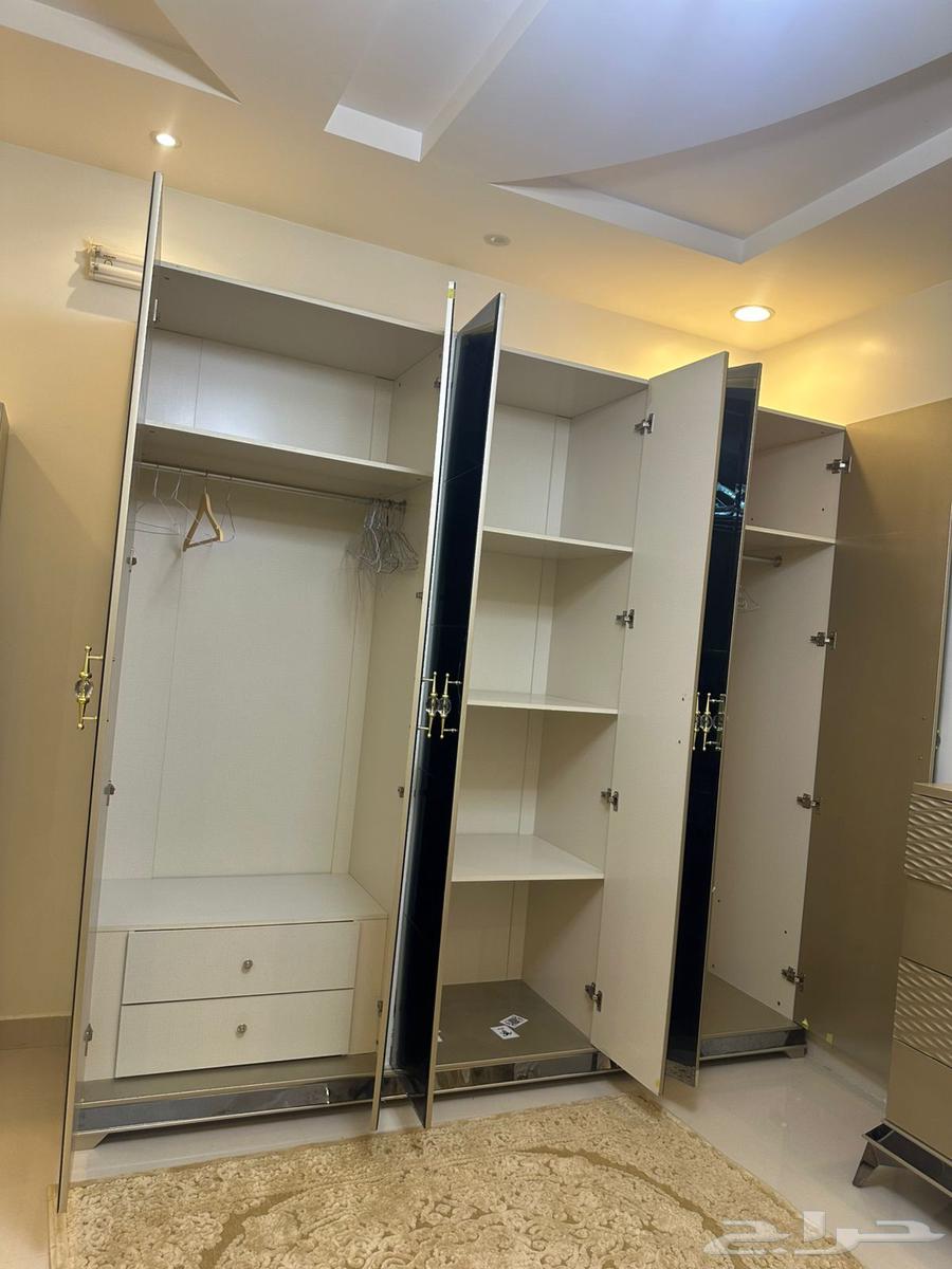 غرفة نوم شبه الجديد64446350680321114