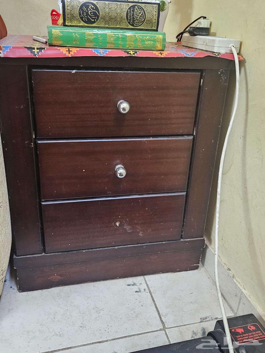 Chest of drawers with 3 drawers64442597477634110