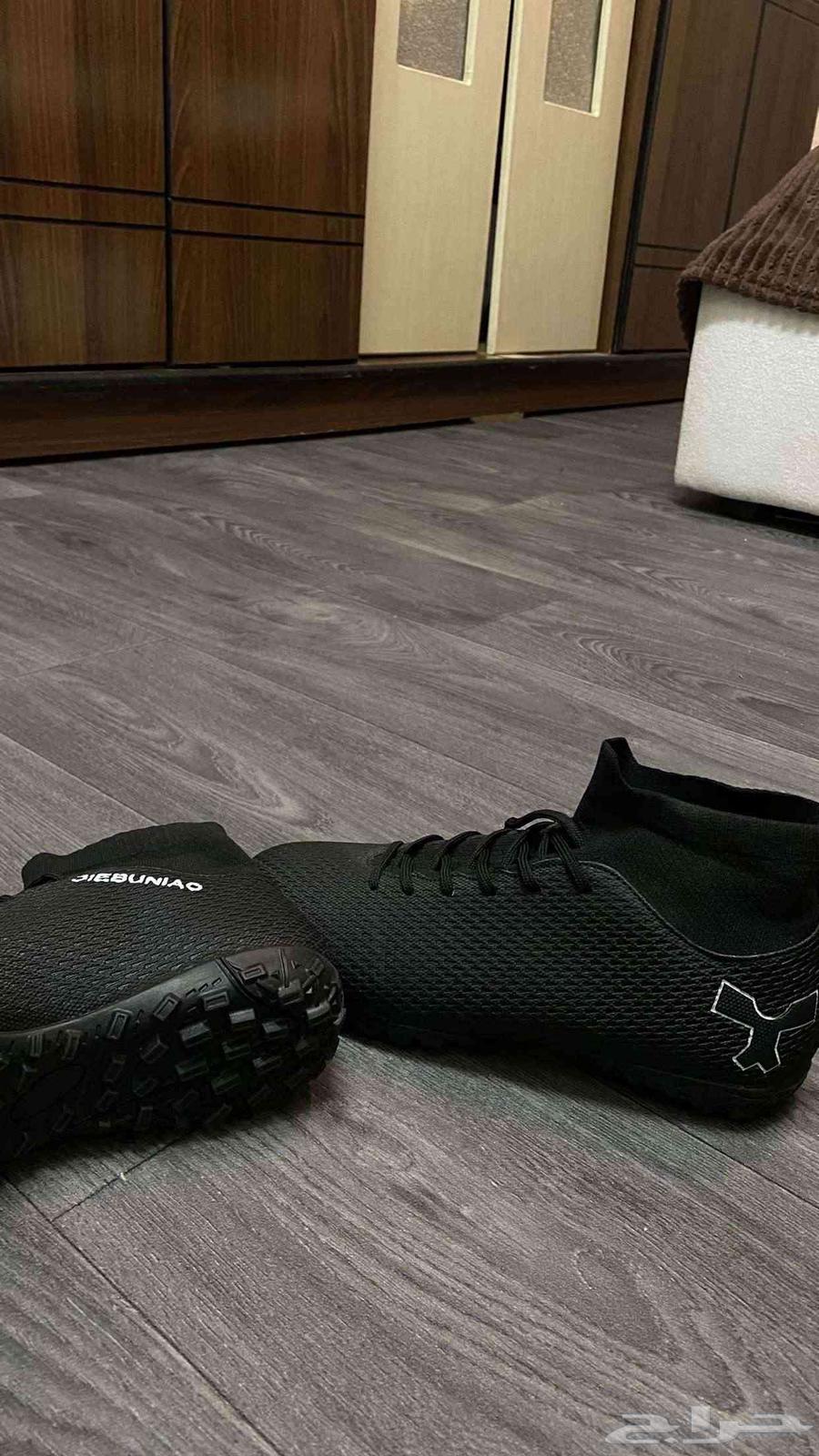 بوت رياضي جديد ما لبس غير ل التجربه المقاس 40 التواصل خاص64446869693698112